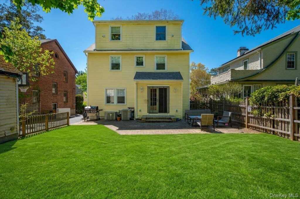 54 Ogden Avenue, White Plains, NY 10605 - Photo 42 of 47