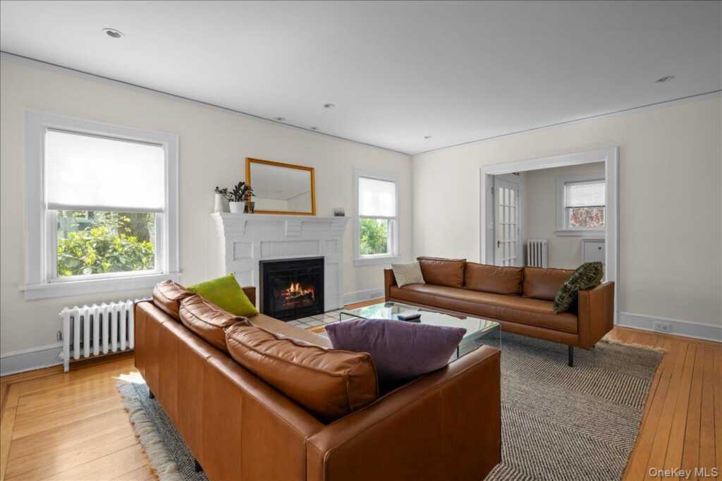 54 Ogden Avenue, White Plains, NY 10605 - Photo 9 of 47