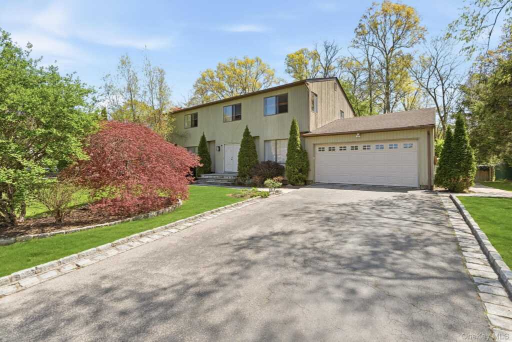 26 Devonshire Dr, White Plains, NY 10605 - Photo 2 of 37
