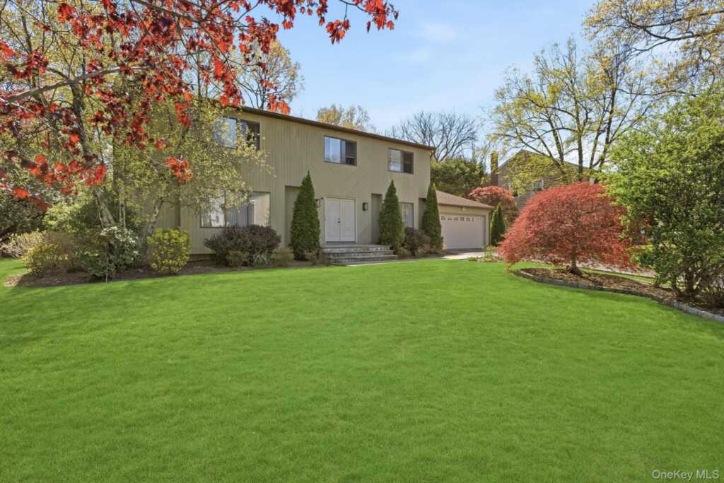 26 Devonshire Dr, White Plains, NY 10605 - Photo 3 of 37