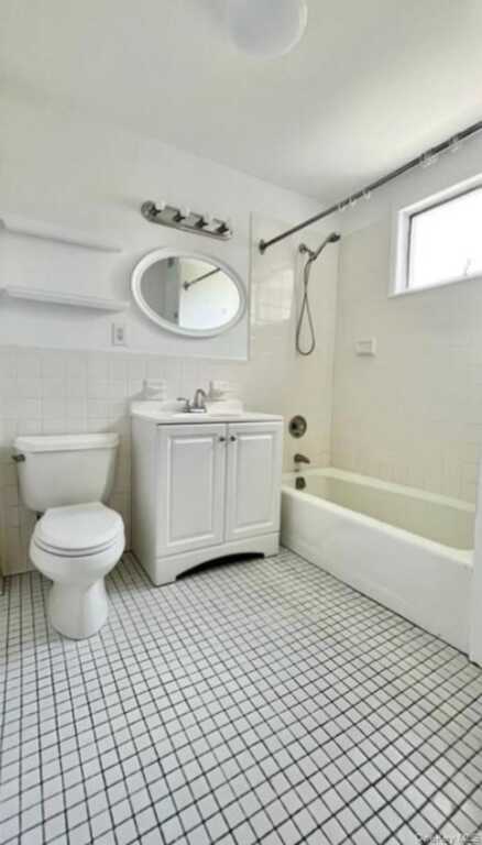 72 Soundview Street, Unit #2, New Rochelle, NY 10805 - Photo 9 of 19