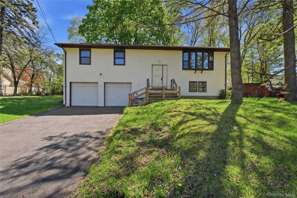 400 S Little Tor Road, New City, NY 10956