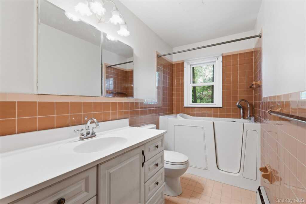 400 S Little Tor Road, New City, NY 10956 - Photo 10 of 18