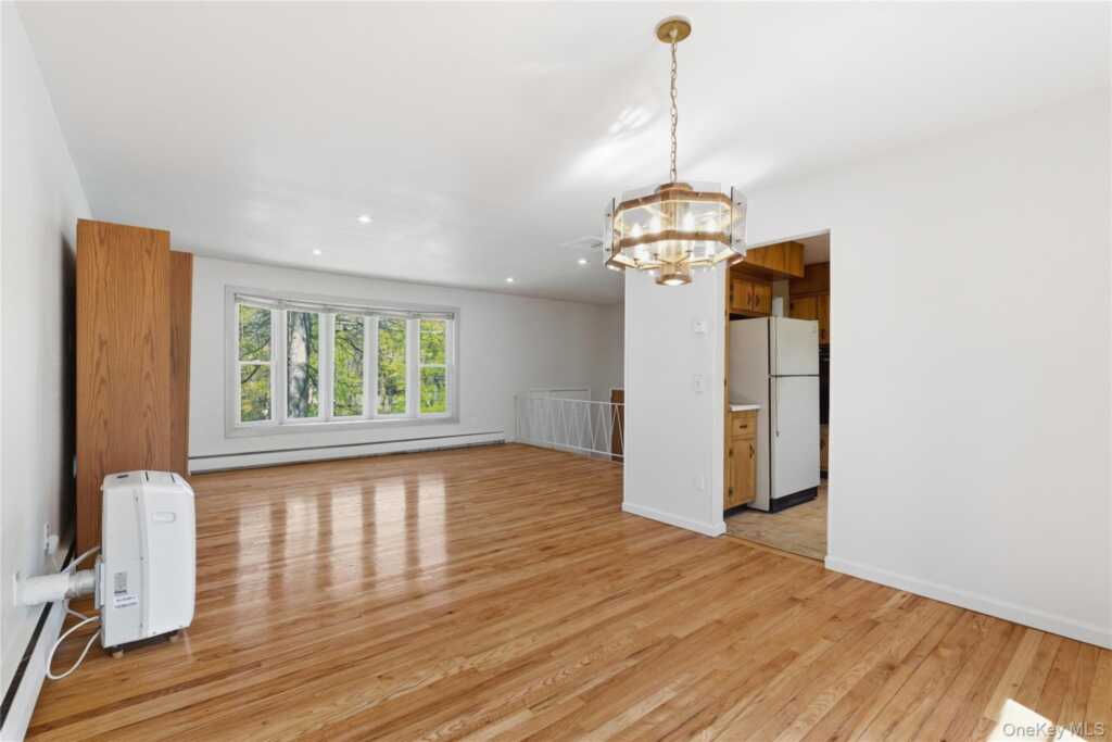 400 S Little Tor Road, New City, NY 10956 - Photo 4 of 18
