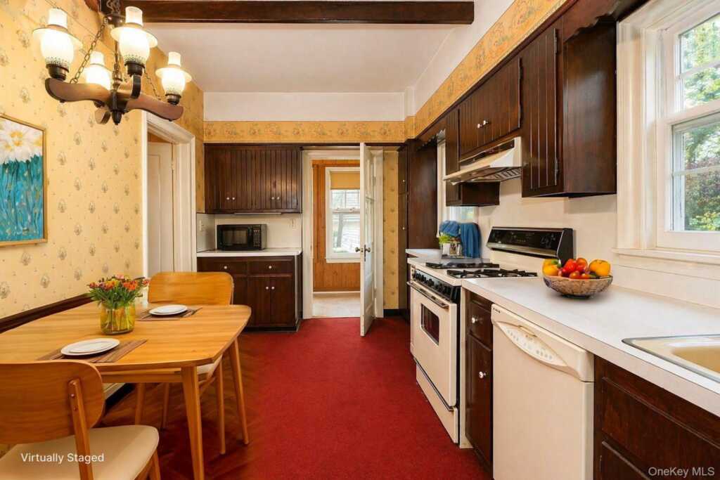 211 Old Middletown Road, Pearl River, NY 10965 - Photo 14 of 38