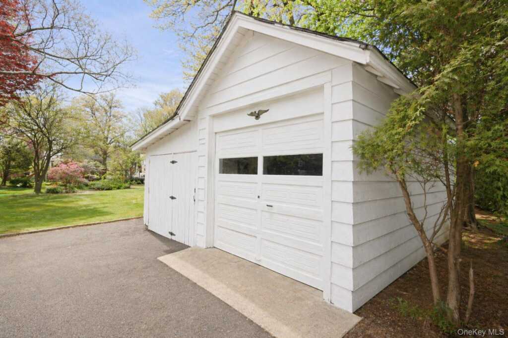 211 Old Middletown Road, Pearl River, NY 10965 - Photo 32 of 38