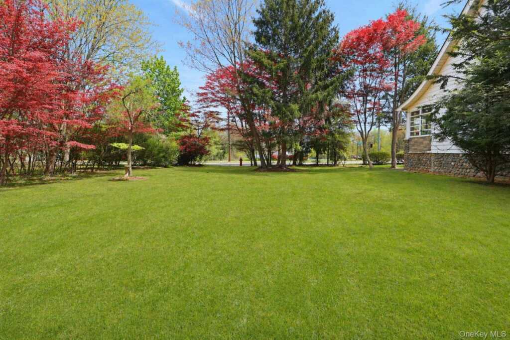 211 Old Middletown Road, Pearl River, NY 10965 - Photo 36 of 38