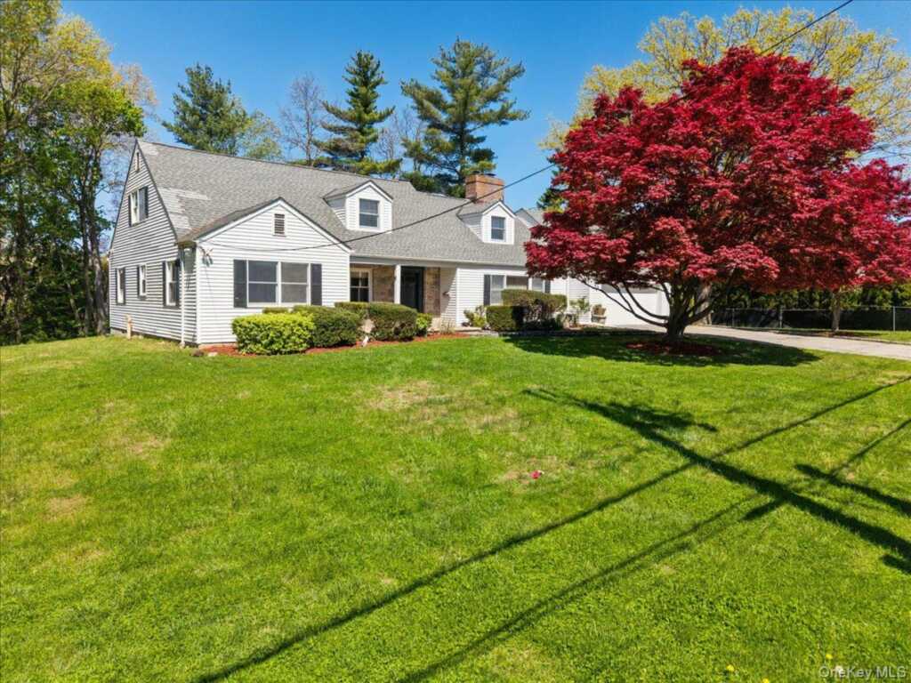 1 Windingwood Road, Rye, NY 10573 - Photo 2 of 22