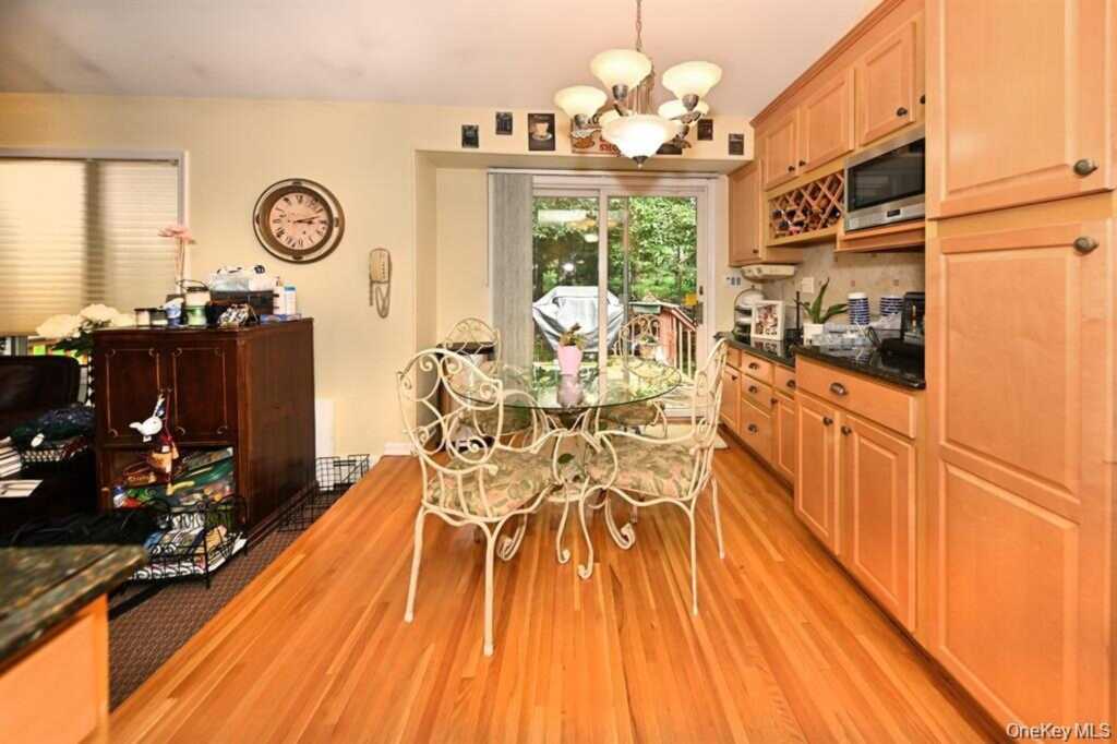 17 E Stemmer Lane, Suffern, NY 10901 - Photo 14 of 27