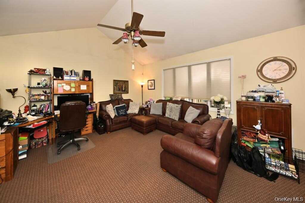 17 E Stemmer Lane, Suffern, NY 10901 - Photo 16 of 27