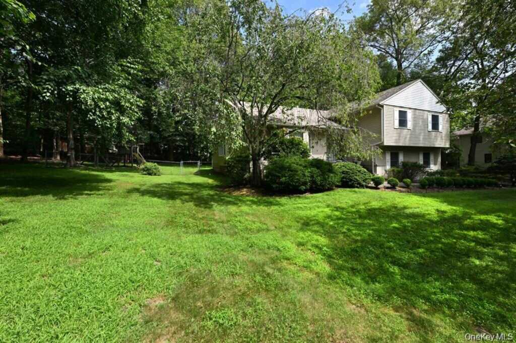 17 E Stemmer Lane, Suffern, NY 10901 - Photo 2 of 27