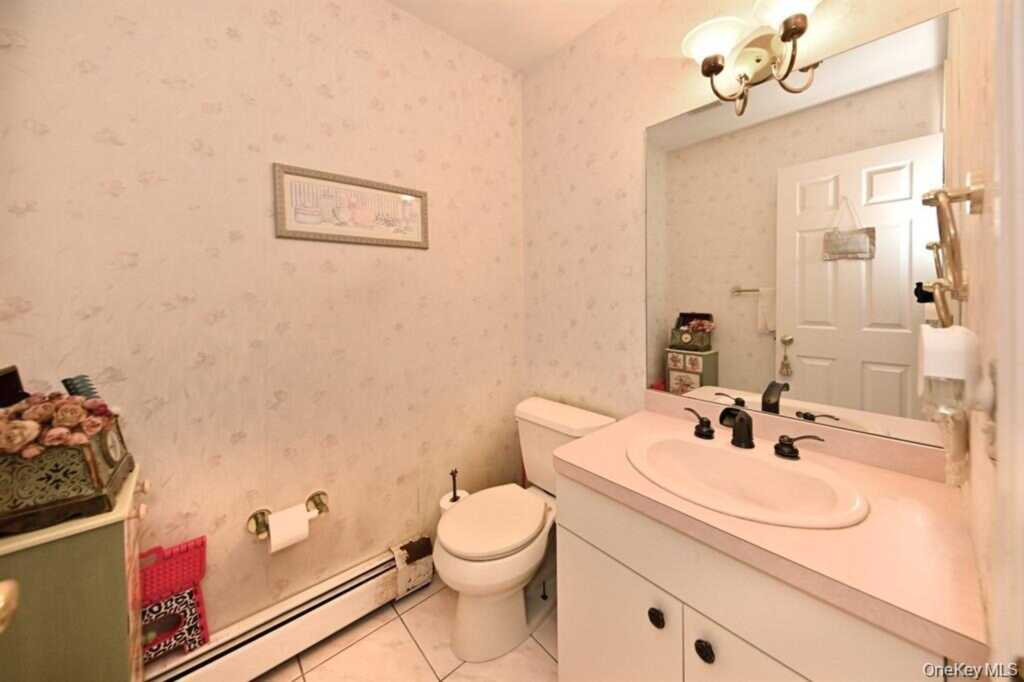 17 E Stemmer Lane, Suffern, NY 10901 - Photo 21 of 27
