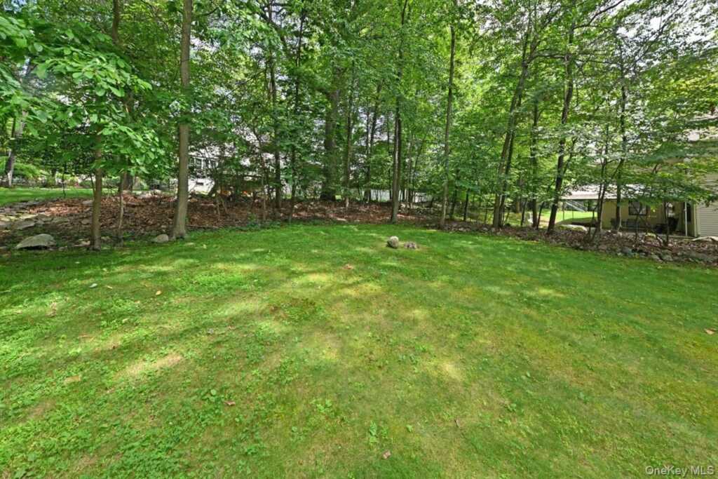 17 E Stemmer Lane, Suffern, NY 10901 - Photo 7 of 27