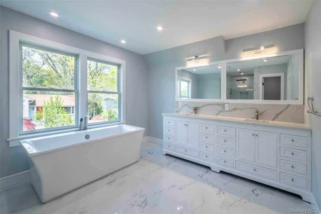 19 Beverly Road, New Rochelle, NY 10804 - Photo 10 of 40