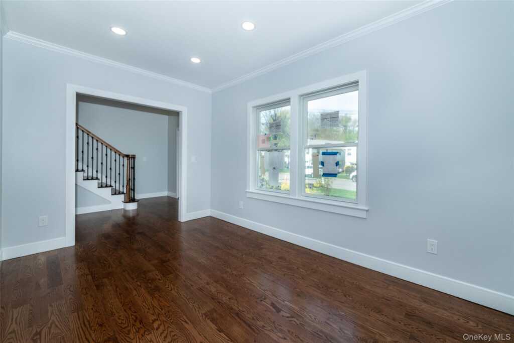 19 Beverly Road, New Rochelle, NY 10804 - Photo 20 of 40