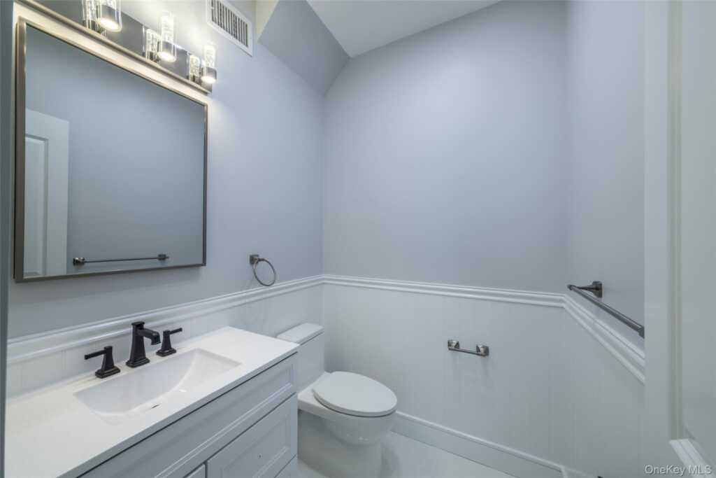 19 Beverly Road, New Rochelle, NY 10804 - Photo 21 of 40