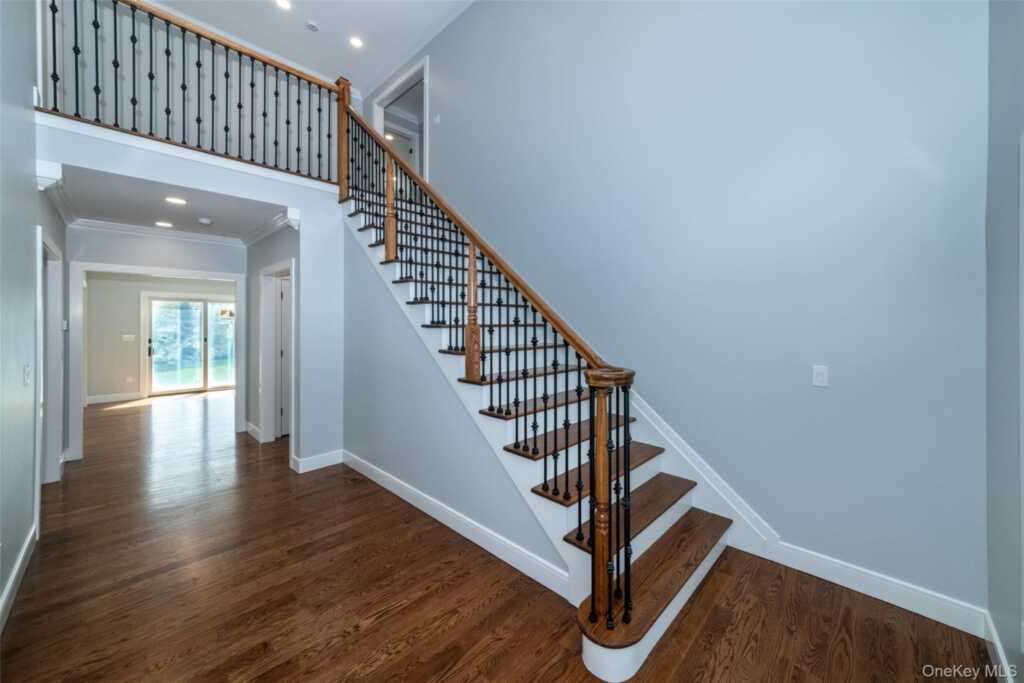 19 Beverly Road, New Rochelle, NY 10804 - Photo 22 of 40