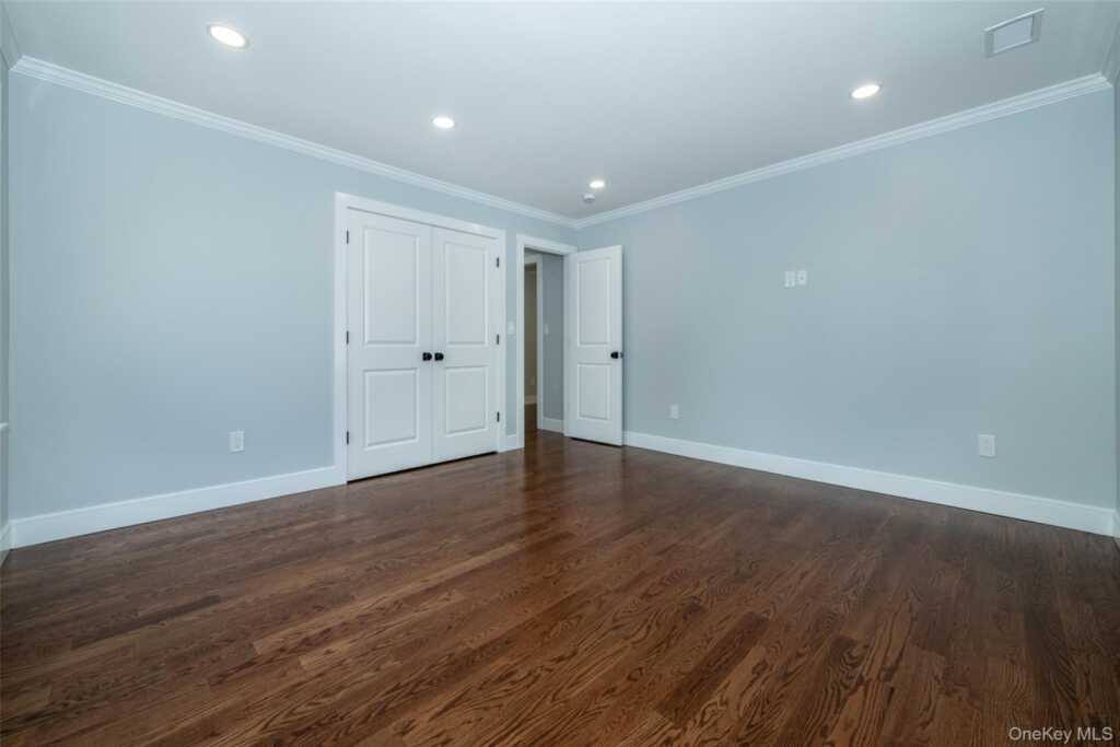19 Beverly Road, New Rochelle, NY 10804 - Photo 27 of 40