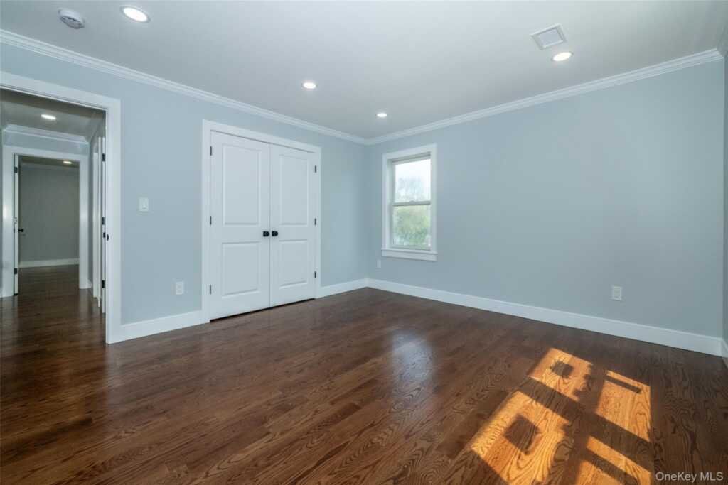 19 Beverly Road, New Rochelle, NY 10804 - Photo 29 of 40