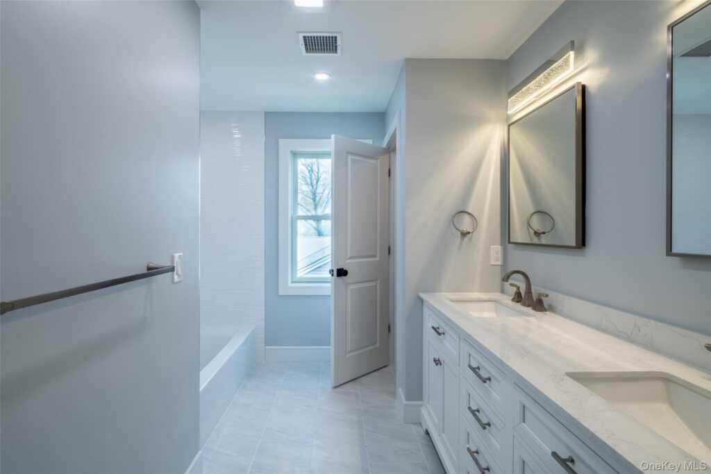 19 Beverly Road, New Rochelle, NY 10804 - Photo 30 of 40