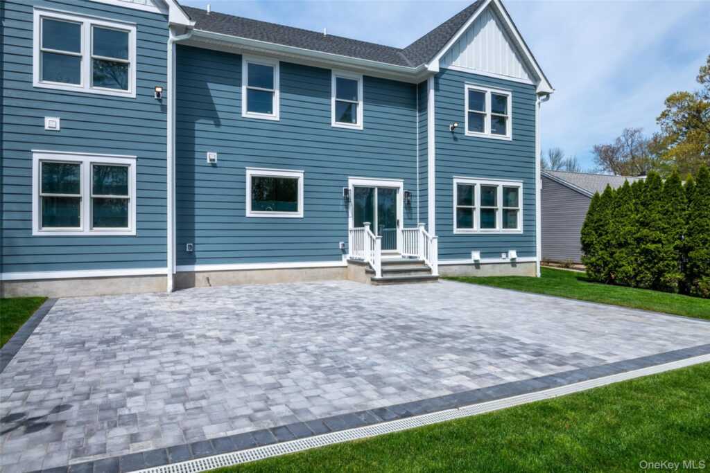 19 Beverly Road, New Rochelle, NY 10804 - Photo 37 of 40