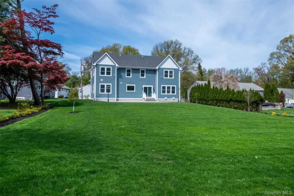 19 Beverly Road, New Rochelle, NY 10804 - Photo 38 of 40
