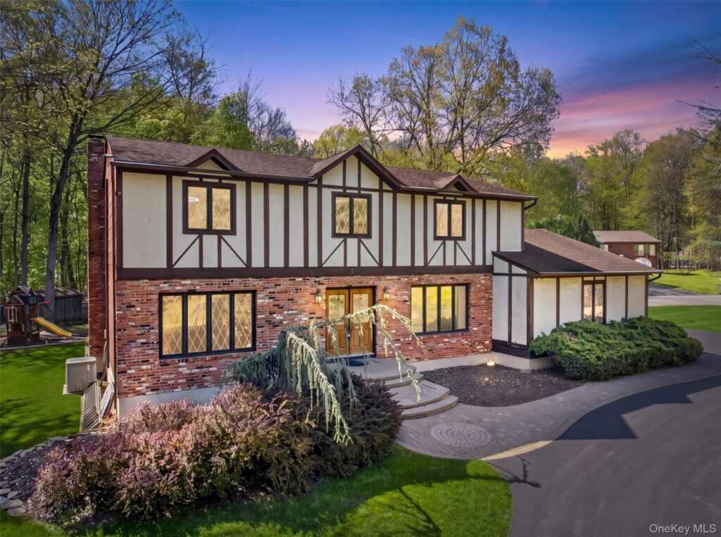 7 Bell Court, Suffern, NY 10901