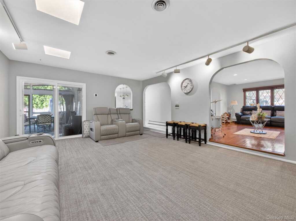 7 Bell Court, Suffern, NY 10901 - Photo 11 of 43
