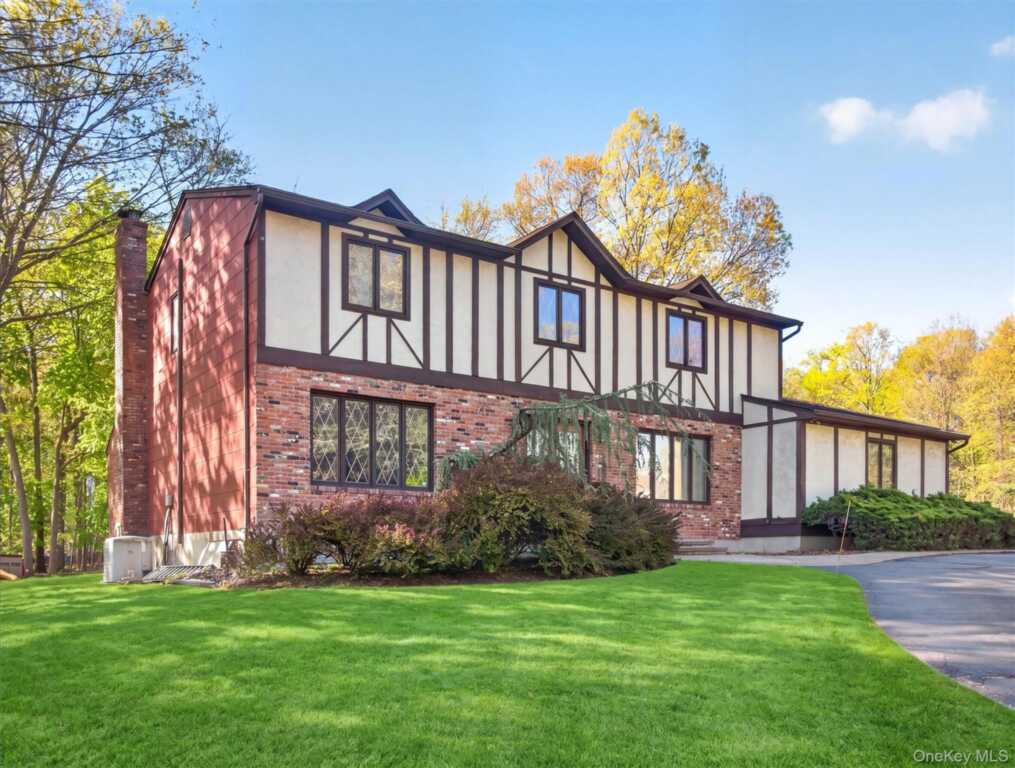 7 Bell Court, Suffern, NY 10901 - Photo 3 of 43