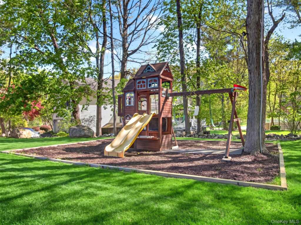 7 Bell Court, Suffern, NY 10901 - Photo 40 of 43