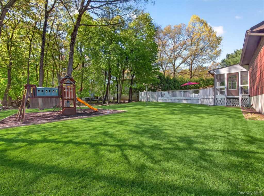 7 Bell Court, Suffern, NY 10901 - Photo 41 of 43