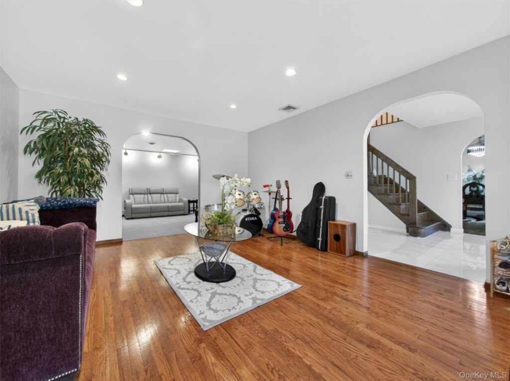 7 Bell Court, Suffern, NY 10901 - Photo 8 of 43