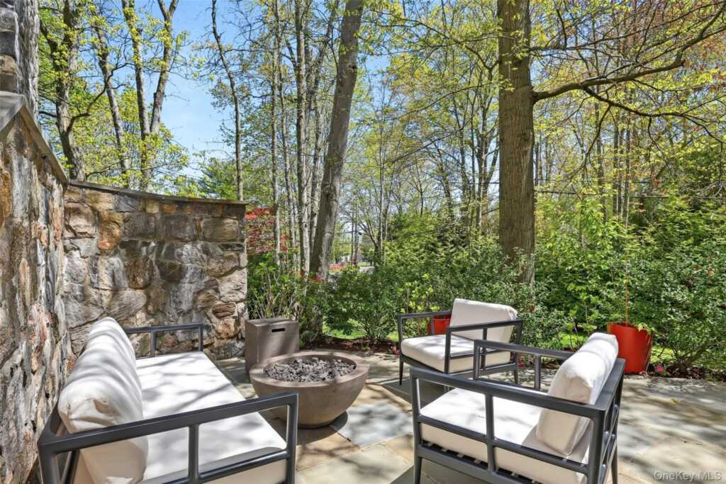 138 Oakland Beach Avenue, Rye, NY 10580 - Photo 17 of 22