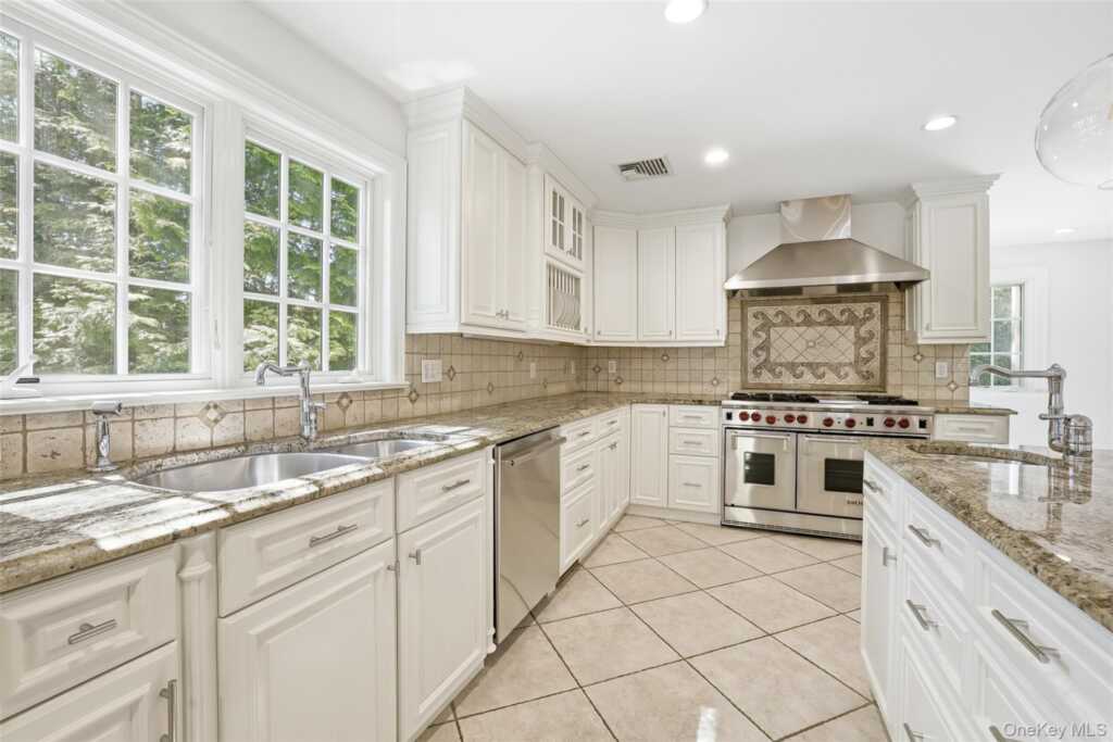 138 Oakland Beach Avenue, Rye, NY 10580 - Photo 3 of 22