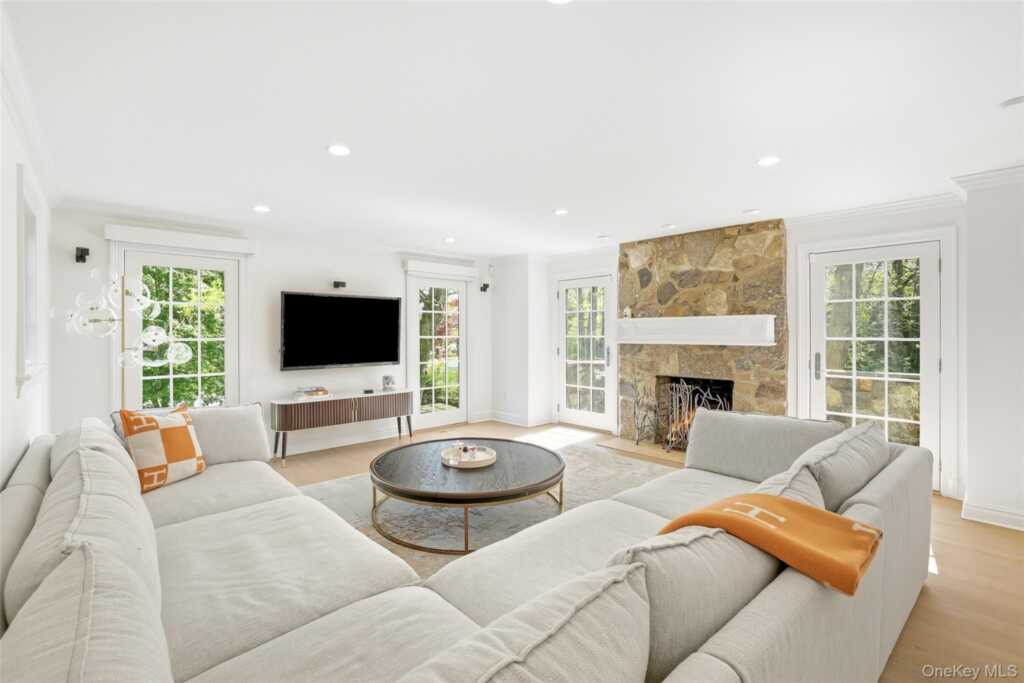 138 Oakland Beach Avenue, Rye, NY 10580 - Photo 7 of 22