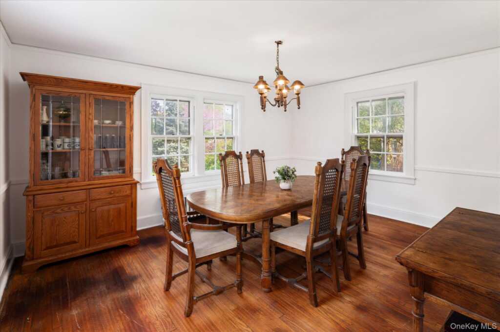 6 Helena Avenue, White Plains, NY 10605 - Photo 12 of 36