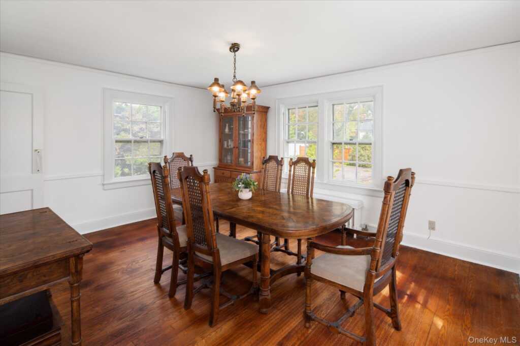 6 Helena Avenue, White Plains, NY 10605 - Photo 13 of 36