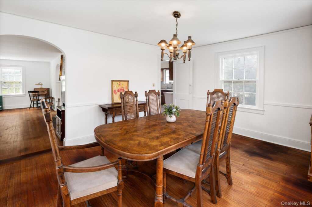 6 Helena Avenue, White Plains, NY 10605 - Photo 14 of 36