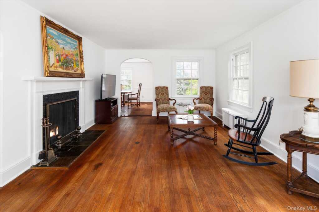 6 Helena Avenue, White Plains, NY 10605 - Photo 16 of 36