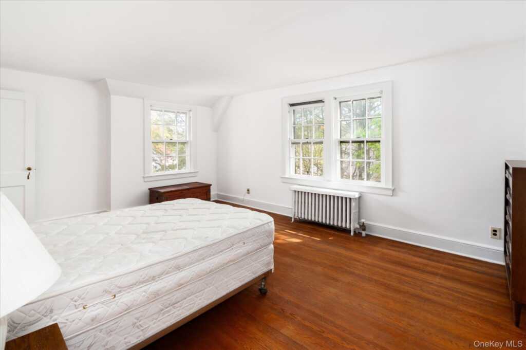 6 Helena Avenue, White Plains, NY 10605 - Photo 20 of 36