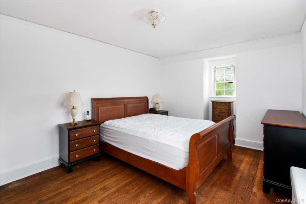 6 Helena Avenue, White Plains, NY 10605 - Photo 24 of 36
