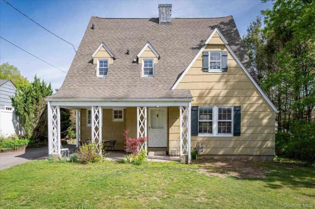 6 Helena Avenue, White Plains, NY 10605 - Photo 3 of 36