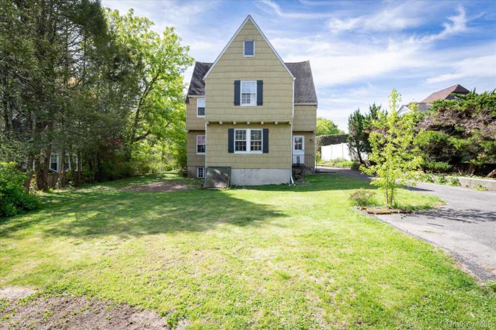 6 Helena Avenue, White Plains, NY 10605 - Photo 30 of 36
