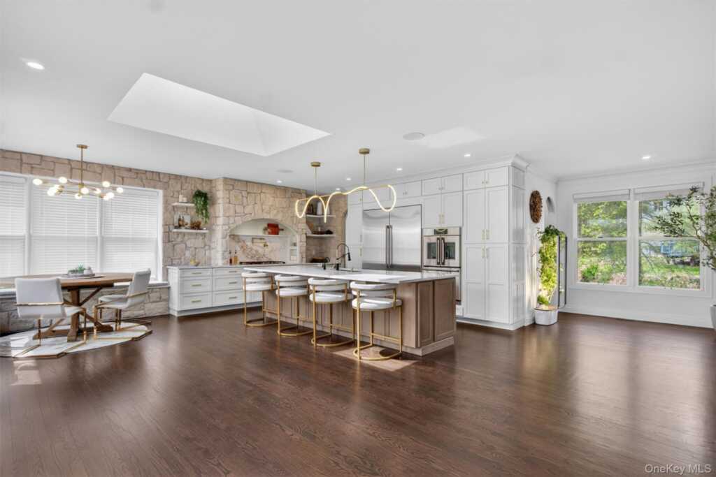 237 South Mountain Road, New City, NY 10956 - Photo 11 of 50