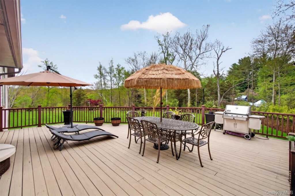 237 South Mountain Road, New City, NY 10956 - Photo 41 of 50