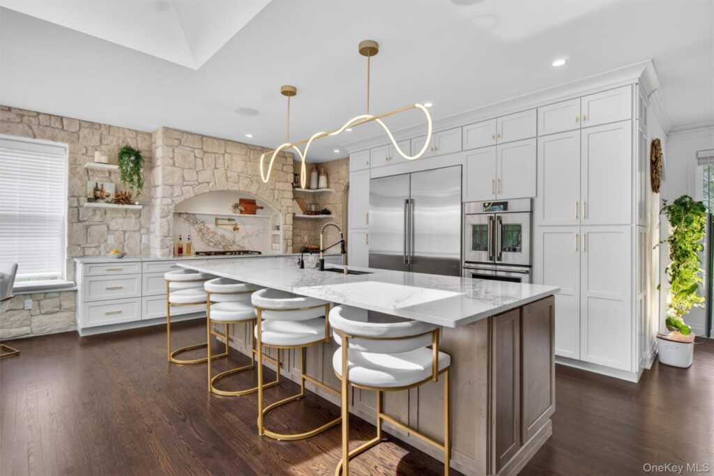 237 South Mountain Road, New City, NY 10956 - Photo 8 of 50