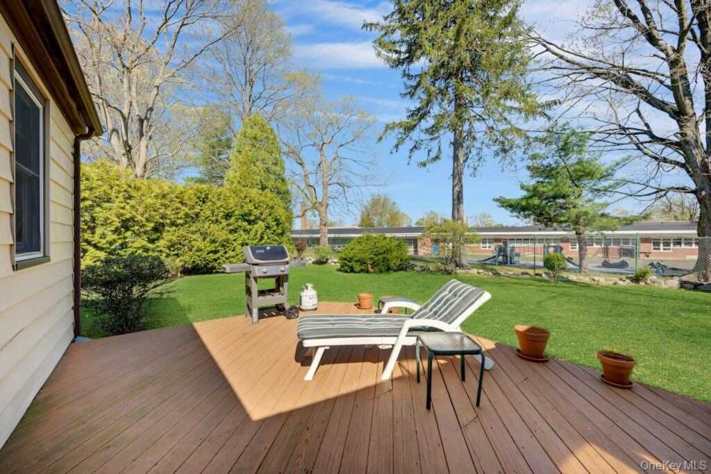 16 Ria Drive, White Plains, NY 10605 - Photo 22 of 29