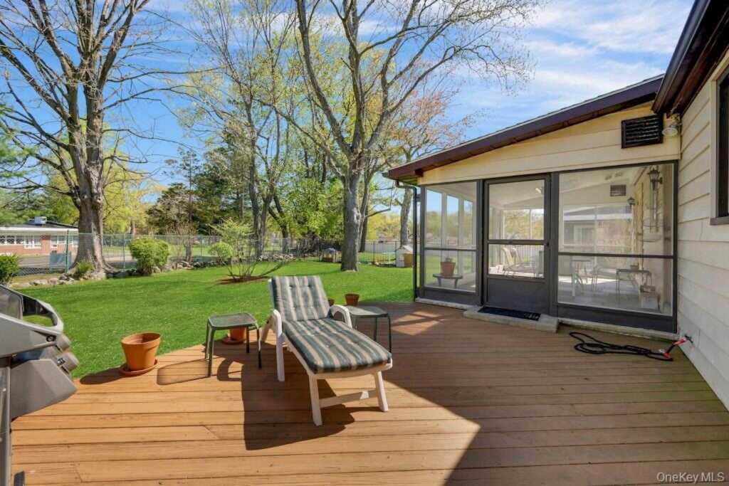 16 Ria Drive, White Plains, NY 10605 - Photo 23 of 29