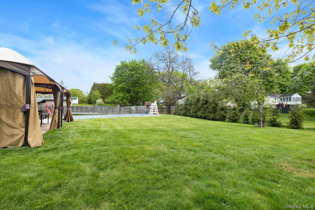 26 Carrie Lane, Nanuet, NY 10954 - Photo 18 of 27