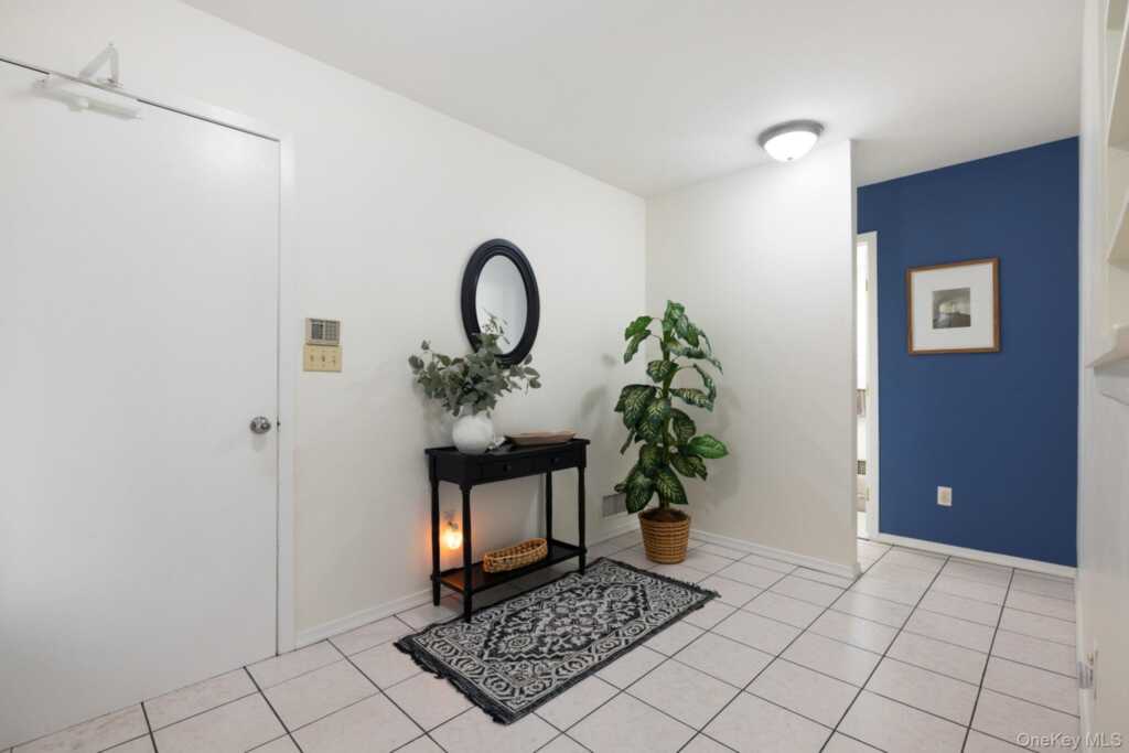 26 Carrie Lane, Nanuet, NY 10954 - Photo 4 of 27